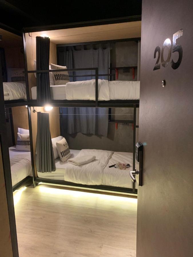 Westory Design Poshtel Hotel Канчанабури Екстериор снимка