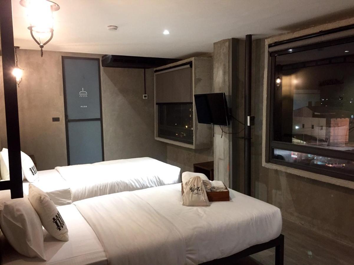 Westory Design Poshtel Hotel Канчанабури Екстериор снимка