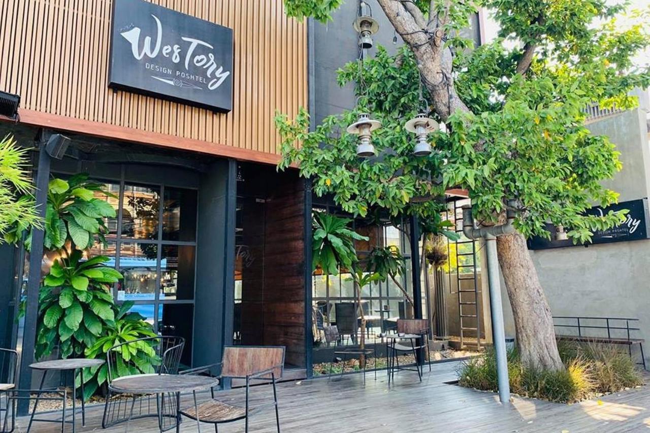 Westory Design Poshtel Hotel Канчанабури Екстериор снимка